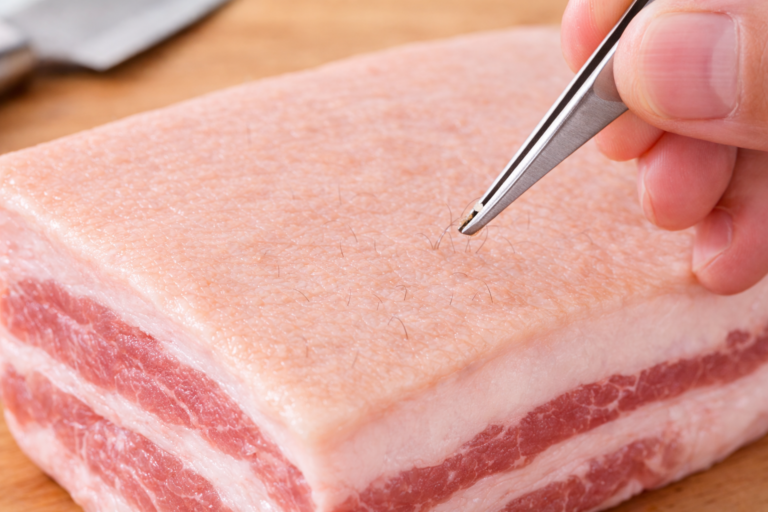 豚バラの皮付きと皮なしの違いは？下処理方法と売っていない理由を解説