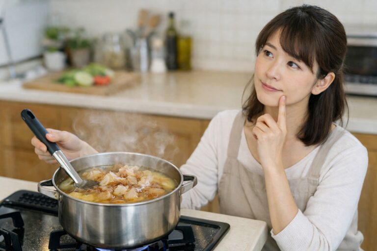 味噌汁の鰹節は入れっぱなしでそのまま食べてもいい？保存との関係も解説