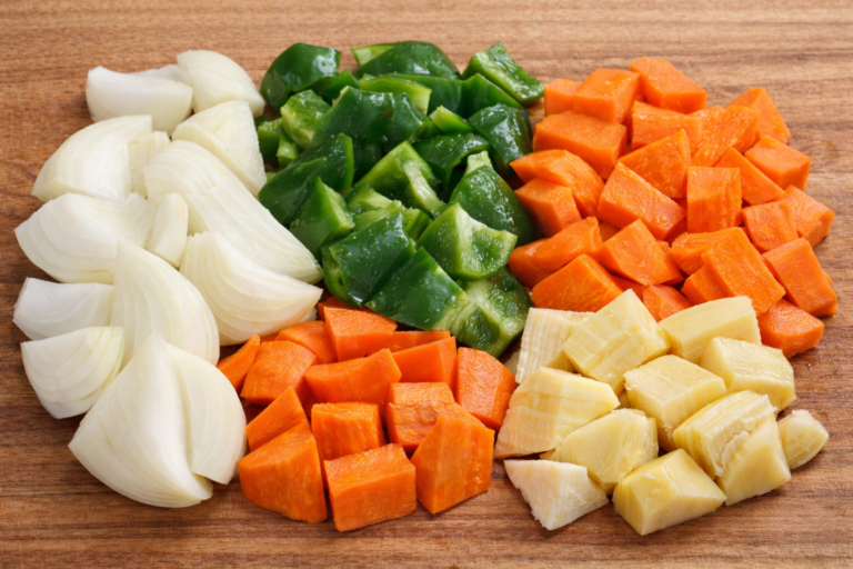 【画像】酢豚の野菜の切り方まとめ｜玉ねぎ・ピーマン・にんじん・たけのこを失敗しないサイズで解説